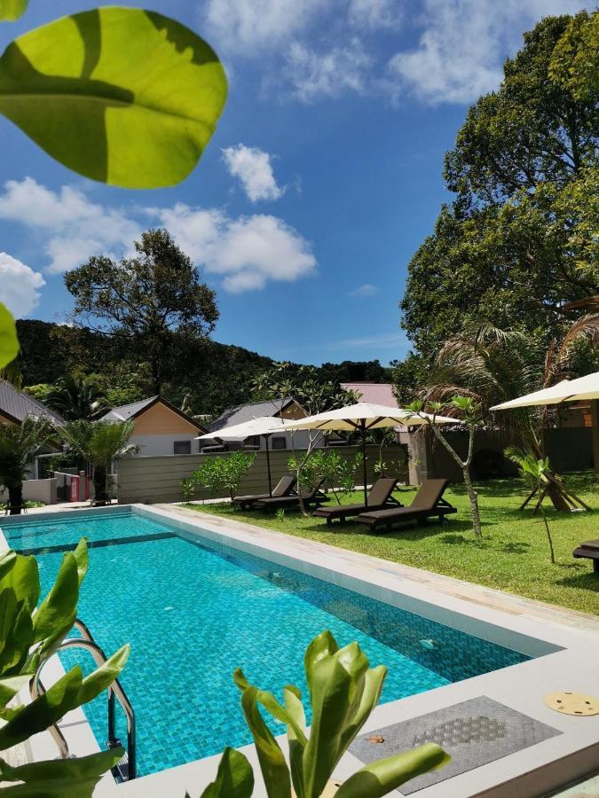 The Temak Villa Pantai Cenang  Exterior photo