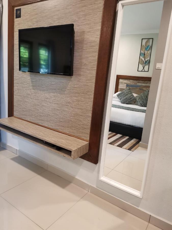 The Temak Villa Pantai Cenang  Exterior photo