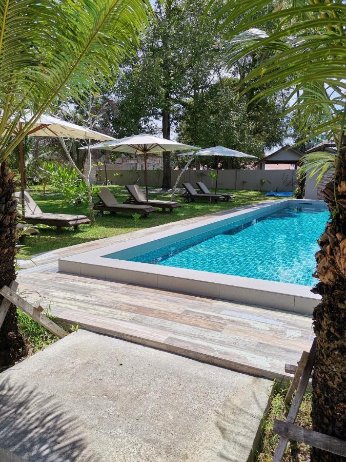 The Temak Villa Pantai Cenang  Exterior photo