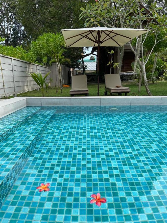 The Temak Villa Pantai Cenang  Exterior photo