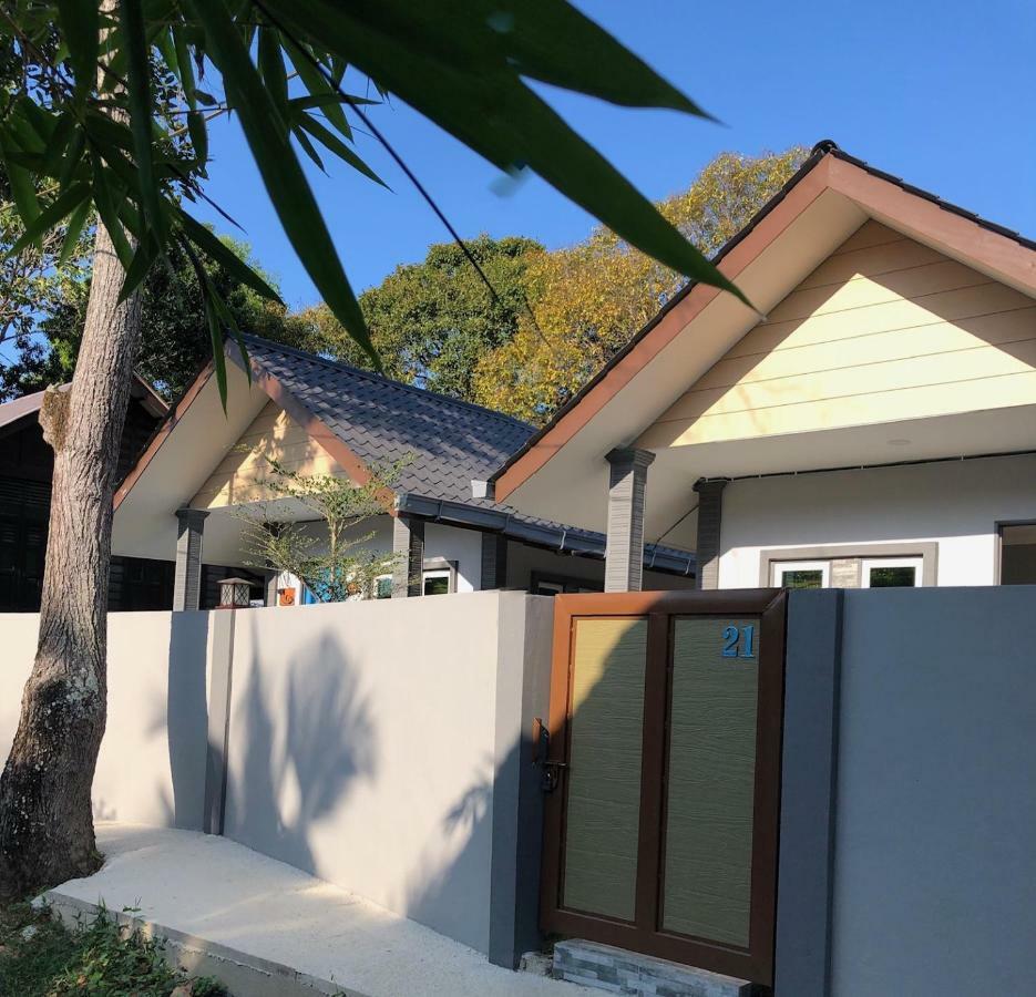 The Temak Villa Pantai Cenang  Exterior photo