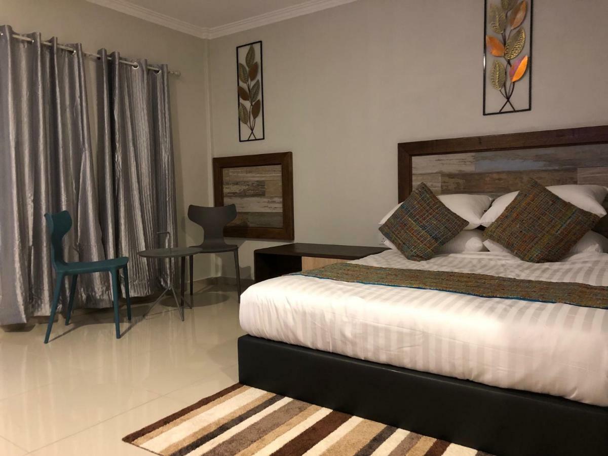 The Temak Villa Pantai Cenang  Exterior photo